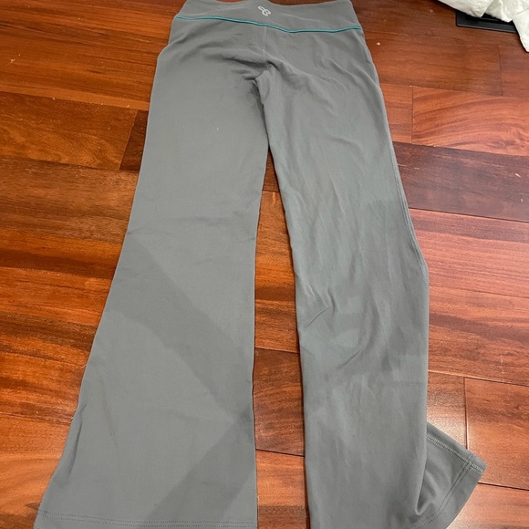 TNA Sweatpants - Picture 3 of 5